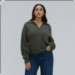 Everlane V-Neck Sweater in Olive